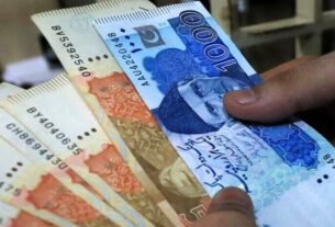 وزیر اعظم شہبازشریف نے تنخواہ دار طبقے پر ٹیکس ریٹ کم کرنے کی ہدایت کر دی