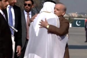 یو اے ای کے صدر پاکستان پہنچ گئے، وزیراعظم اور فیلڈ مارشل نے استقبال کیا