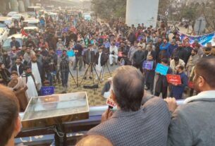 عوامی ریفرنڈم میں لاکھوں افراد نے پنجاب حکومت کے کالے بلدیاتی قانون کو مسترد کر دیا۔ضیاء الدین انصاری ایڈووکیٹ