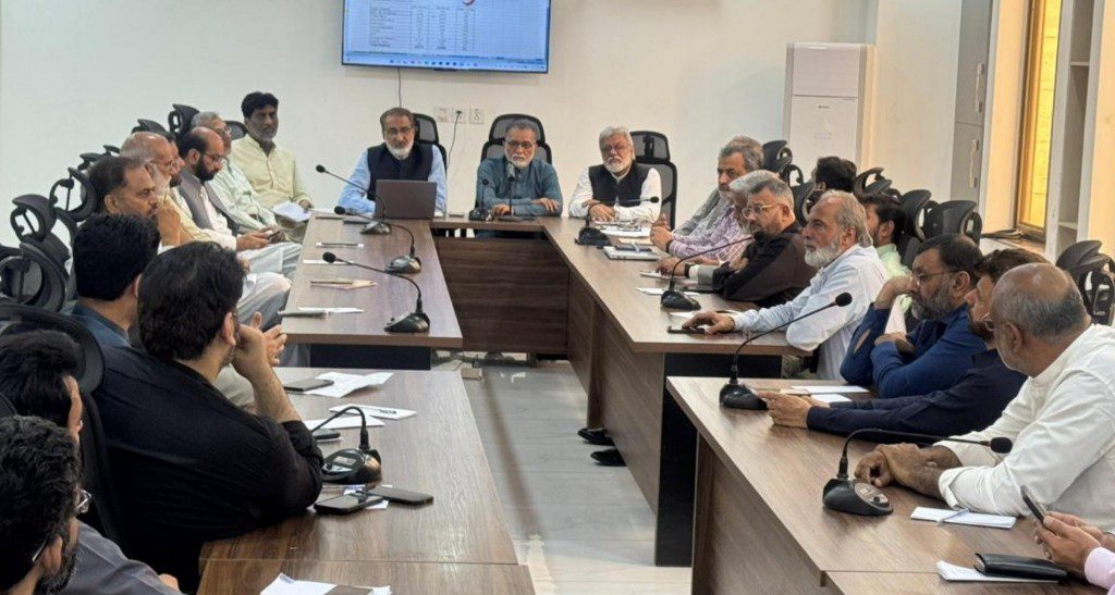 عید سے قبل مہنگائی نے غریب اور متوسط طبقے کی خوشیاں ماند کر دیں ہیں۔ضیاء الدین انصاری