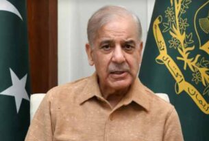 پٹرول کی قیمت میں 80 روپے کمی، وزیراعظم کا عوام کیلئے بڑا ریلیف