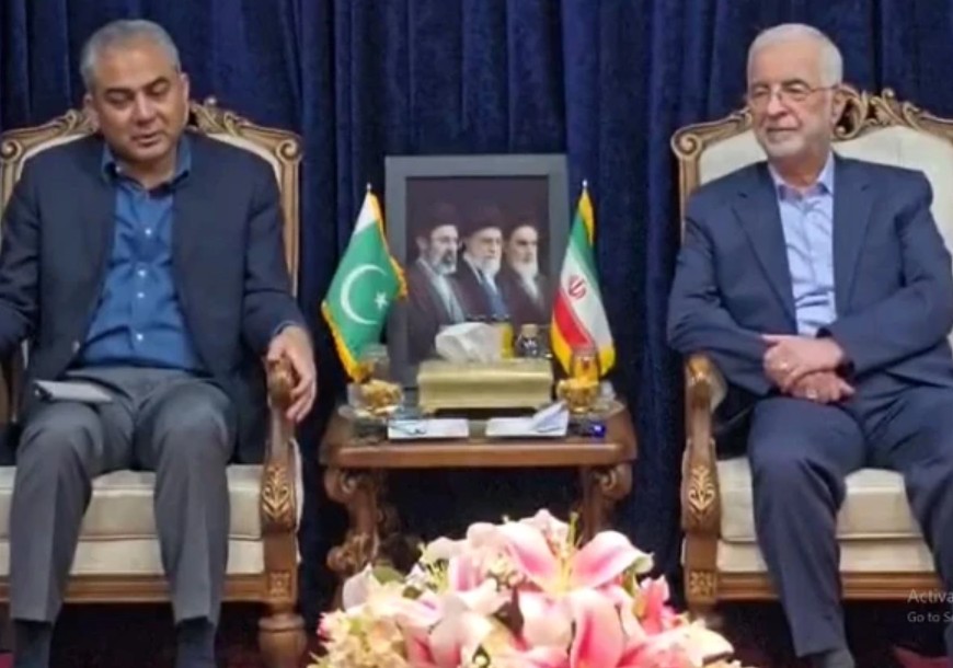 ایران امریکہ جنگ، آبنائے ہرمز پر پیش رفت محسن نقوی اہم دورہ پر ایران پہنچ گئے