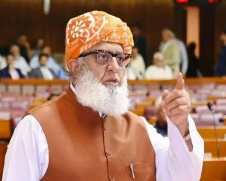 مولانا فضل الرحمان کی رہائش گاہ کو سی ڈی اے کا نوٹس، بیٹے کا انتقامی کارروائی کا الزام